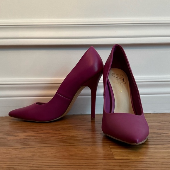 Fergalicious Magenta High Heel Pumps with Pointed Toe - Picture 2 of 13